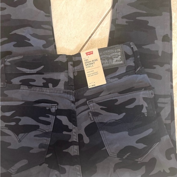 Levi's® 721 Skinny Jeans - Picture 8 of 10